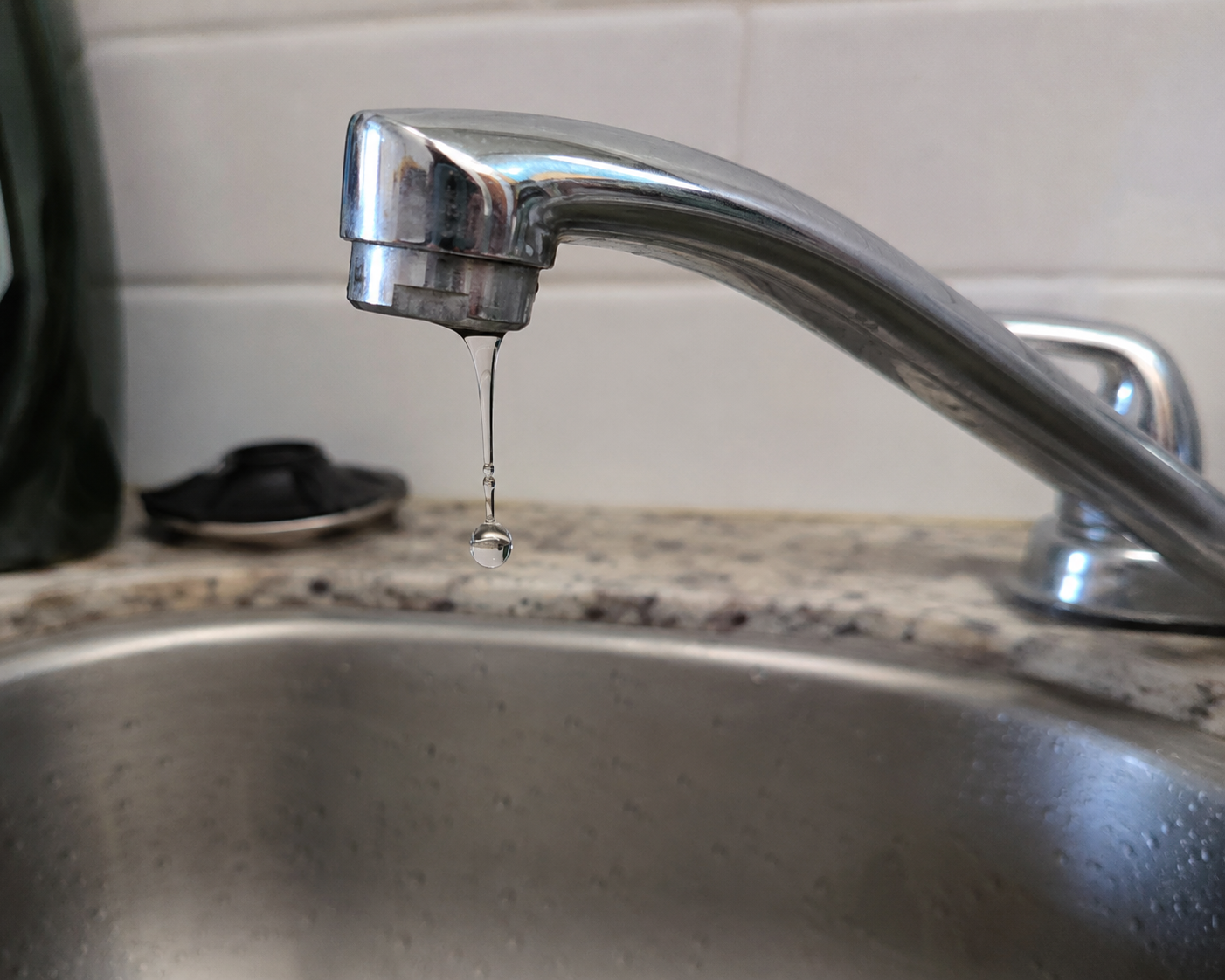 Leaking kitchen faucet